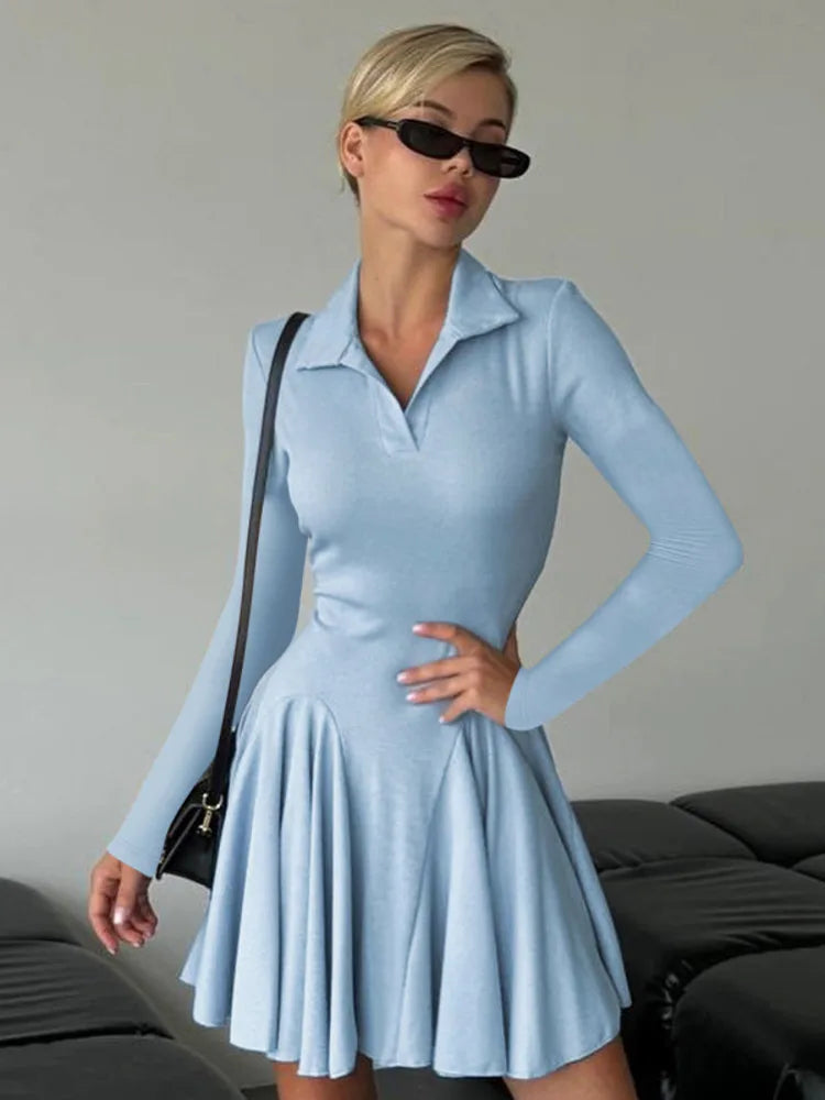 robe avec ceinture plissée cintrée