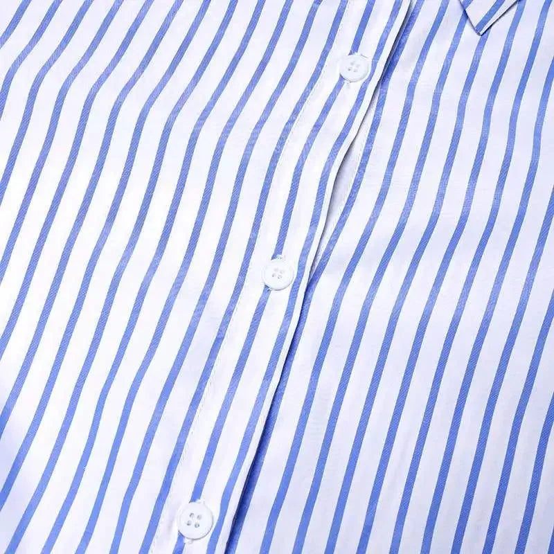 tenue décontractée robe chemise rayée