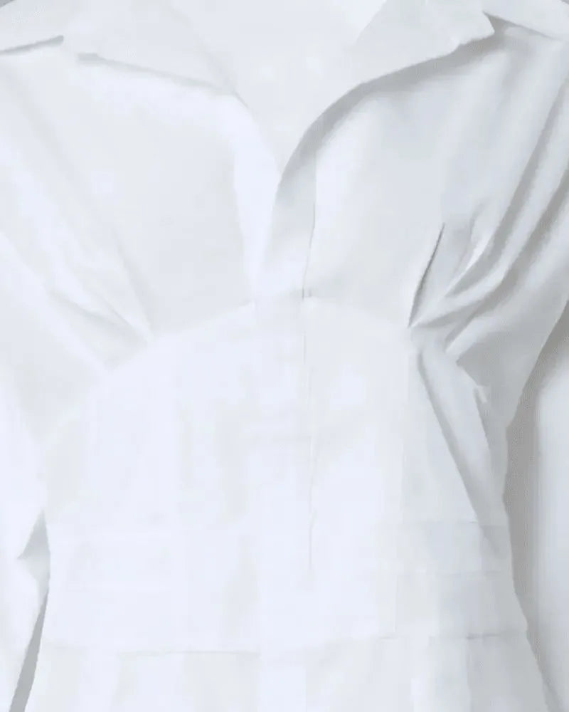 robe féminine blanche avec ceinture corset